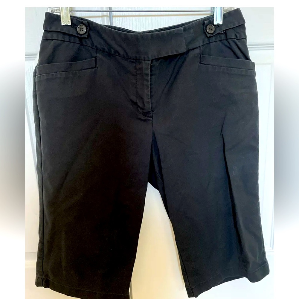 Women’s size 10 Black Ann Taylor Signature Fit Shorts